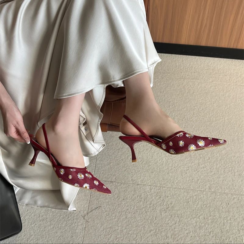 Embroidery Flower - Tacones burdeos, zapatos negros con punta