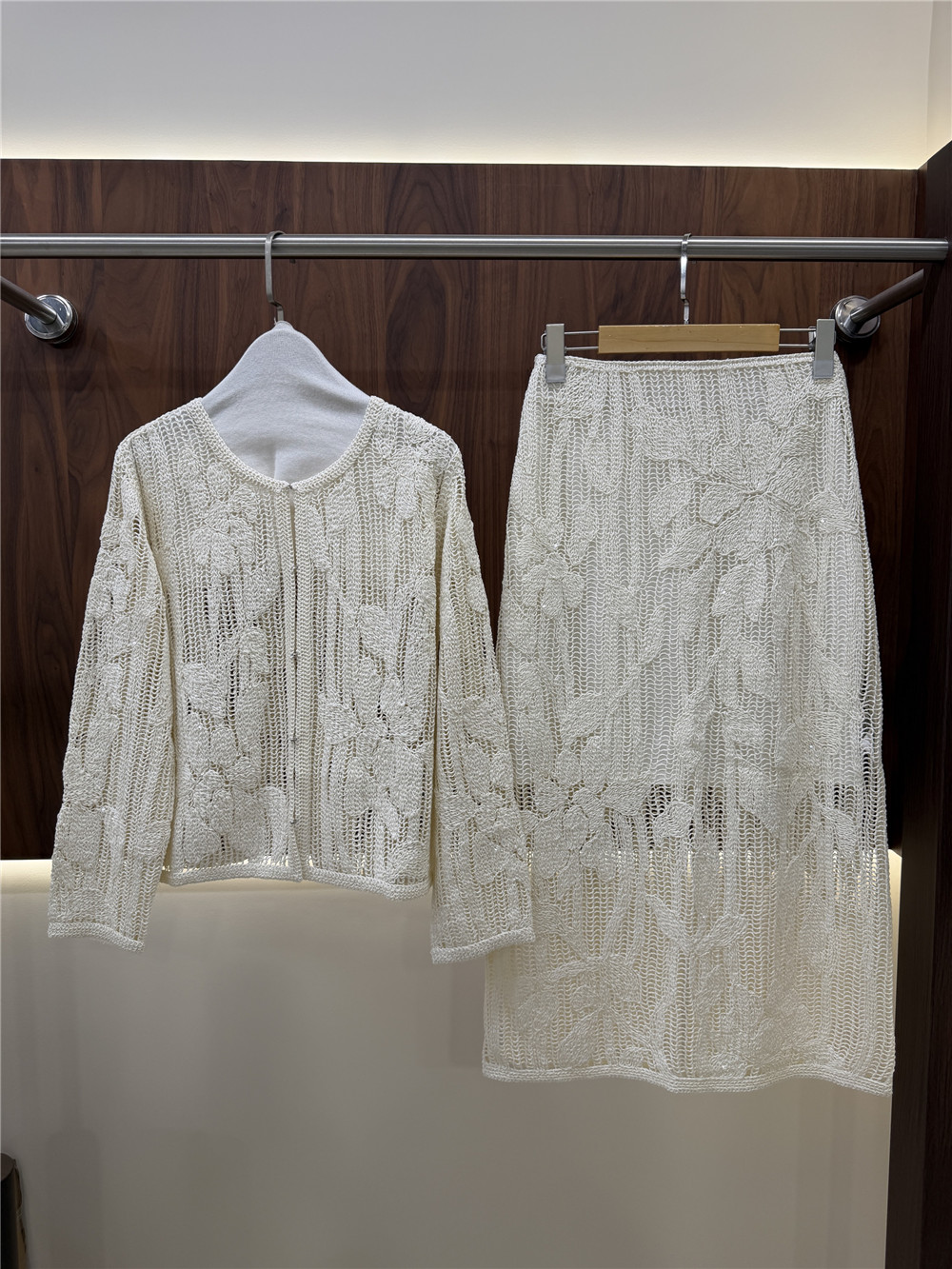 Embroidery Cardigan - Conjunto de punto bordado calado para