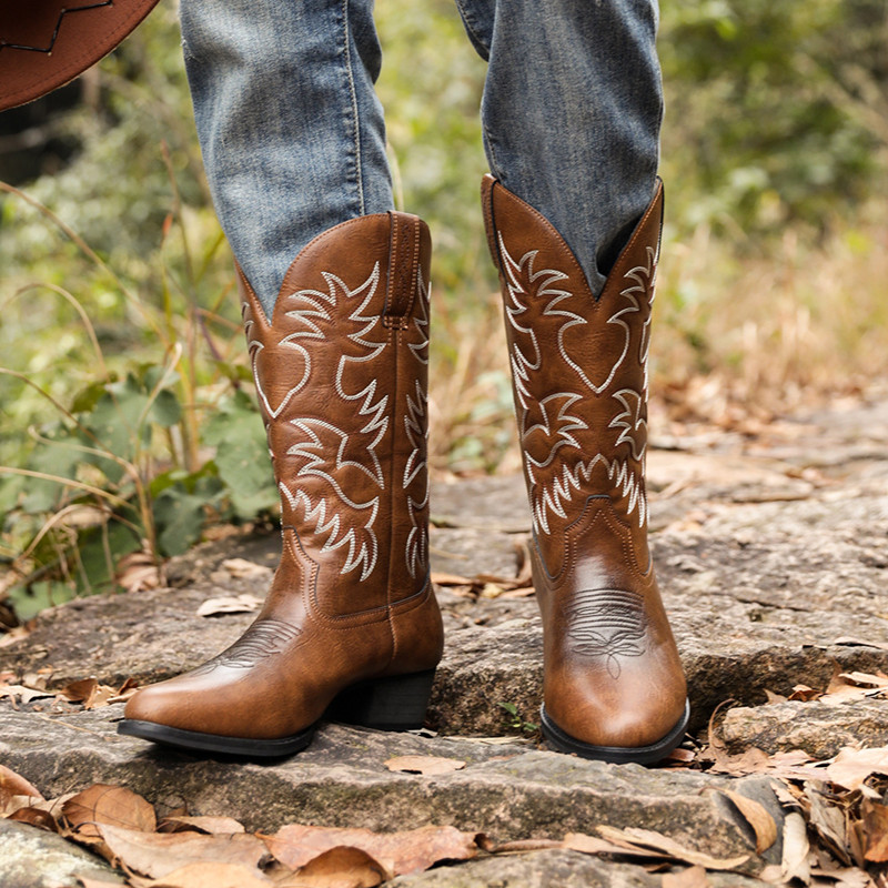 Embroidery Fabric - Nuevas Botas Vaqueras Hechas a Mano