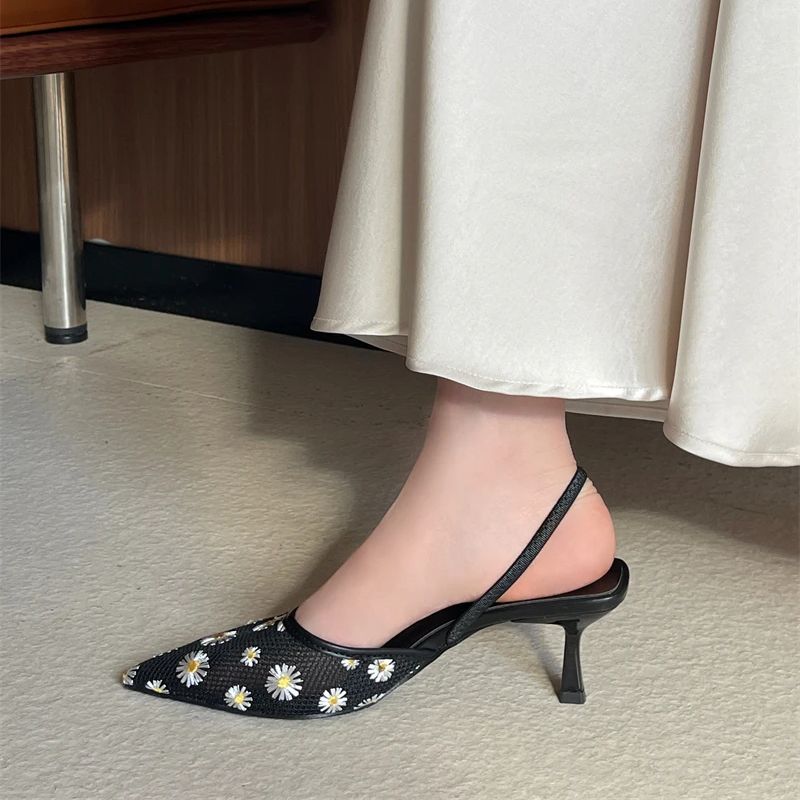 Tacones burdeos, zapatos negro - Embroidery Flower reseña y precio