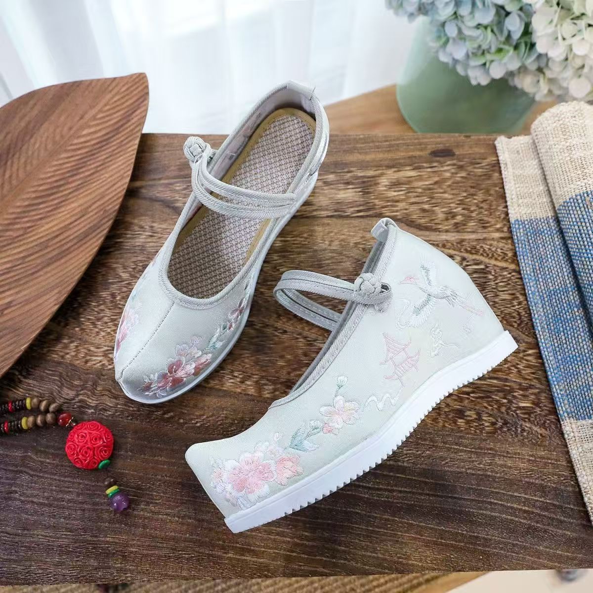 Zapatos bordados internos aume - Embroidery Fabric reseña y precio
