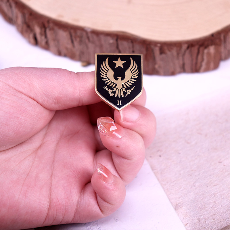 Pin esmaltado con logotipo del - Embroidery Alpha reseña y precio